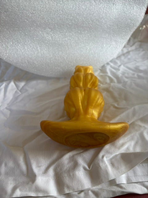 6" Gold Flower - Great Shape
